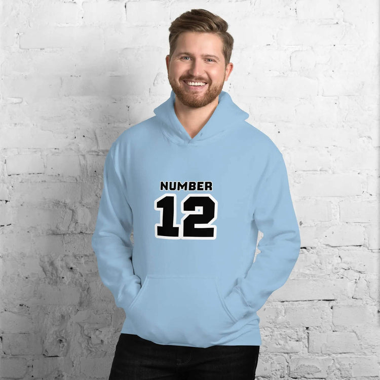 Herren und Damen Hoodie mit Nummer 12 Grafik in Hellblau, Unisex Kapuzenpullover von BUYATHOME24, Größe S-5XL.