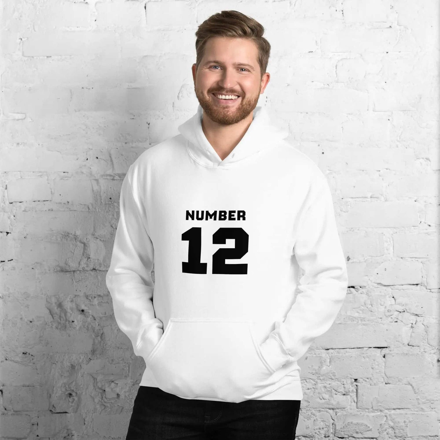 Grafik Unisex Hoodie von BUYATHOME24, weiß, mit Druck, aus 100% Baumwolle, in S bis 5XL, Herren- und Damenmodell