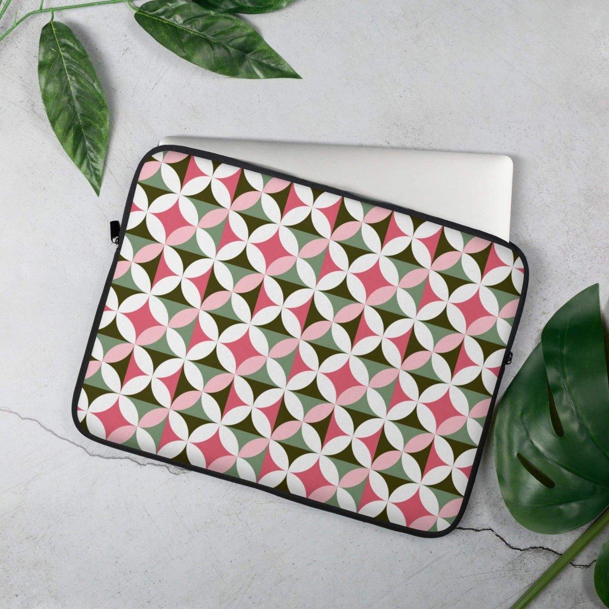 Laptoptasche aus Neopren für MacBook und iPad, 13-15 Zoll, in Schwarz mit Druck, von BUYATHOME24, schützt Laptop und Tablet.