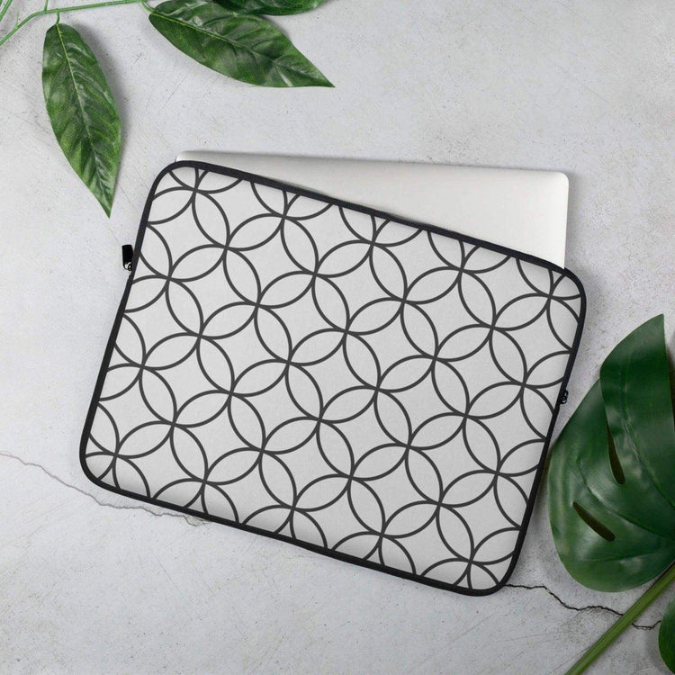 Neopren-Laptoptasche für 13 und 15 Zoll von BUYATHOME24 mit Kunstfell-Innenseite, stoßfest und schützend für Notebooks.