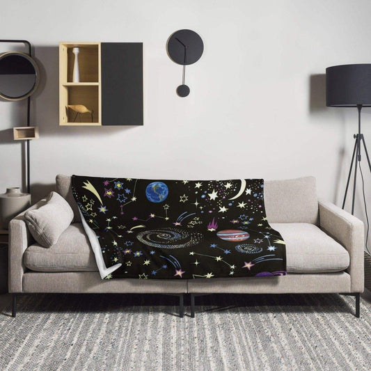 Hypoallergene Kuscheldecke 125x150cm von BUYATHOME24, weiche Polyesterdecke für gemütliche Stunden auf der Couch.