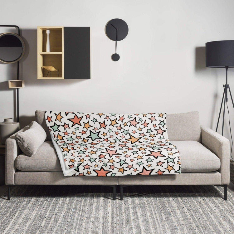 Hypoallergene Polyester-Kuscheldecke 125x150cm, weiche Sofadecke von BUYATHOME24, ideal für gemütliche Stunden.