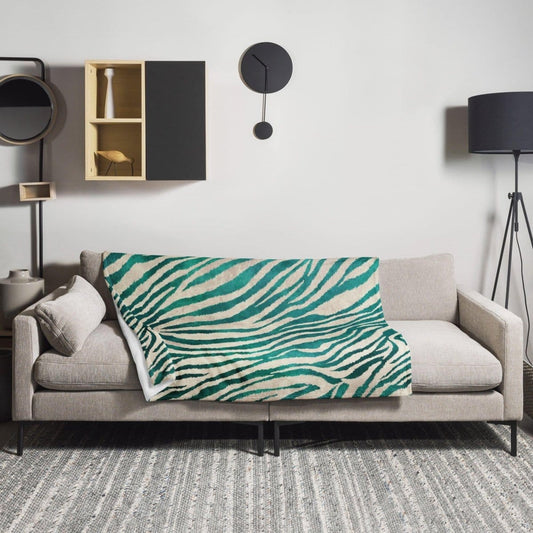 Hypoallergene und flammhemmende Sofadecke 125x150 cm von BUYATHOME24, weiche Textiloberfläche, ideal für gemütliche Abende.