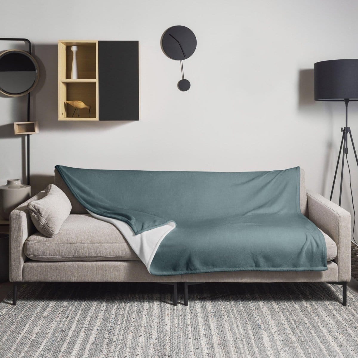 Hypoallergene Polyester-Sofadecke 125x150cm in weiß, weiche Kuscheldecke für gemütliche Stunden von BUYATHOME24