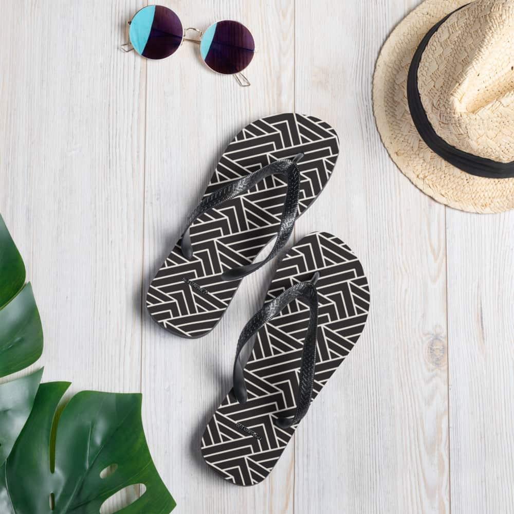 Unisex Flip-Flops von BUYATHOME24 mit Gummisohle, bequeme Sandalen, Größe 37-45, aus Textil mit buntem Druck.