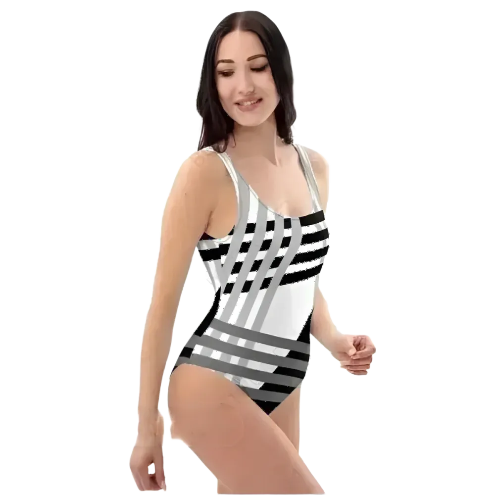 Chlorbeständiger Damen Badeanzug von BUYATHOME24 mit U-Ausschnitt in den Größen XS bis 3XL, sichtbarer Badebekleidungsstoff.