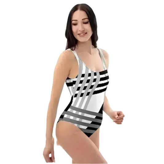 Chlorbeständiger Damen Badeanzug von BUYATHOME24 mit U-Ausschnitt in den Größen XS bis 3XL, sichtbarer Badebekleidungsstoff.