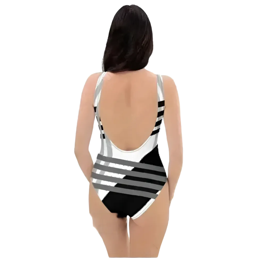 Chlorbeständiger Damen Badeanzug von BUYATHOME24 mit U-Ausschnitt in den Größen XS bis 3XL, elegante Bademode für Damen.