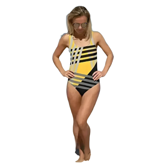 Damen Badeanzug von BUYATHOME24 mit U-Ausschnitt, chlorbeständig, in XS bis 3XL, personalisierbar, abgebildet in verschiedenen Größen