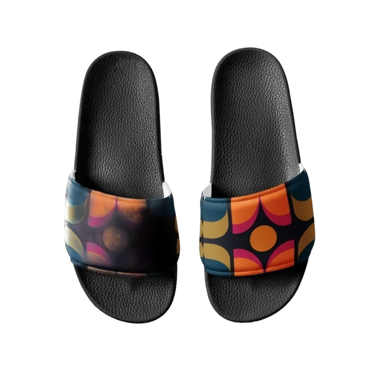 Gepolsterte Damen Badeschlappen aus Kunstleder in Größe 36-44 von BUYATHOME24, bequemer Schuh für den Sommer.