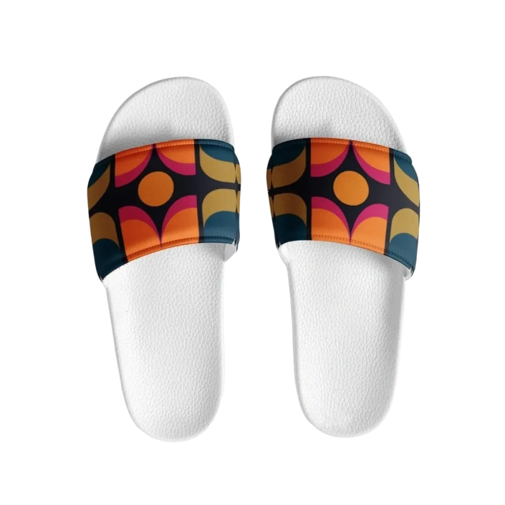 Damen Badeschlappen aus gepolstertem Kunstleder in Größe 36-44, bequeme Sandalen von BUYATHOME24, seitliche Ansicht