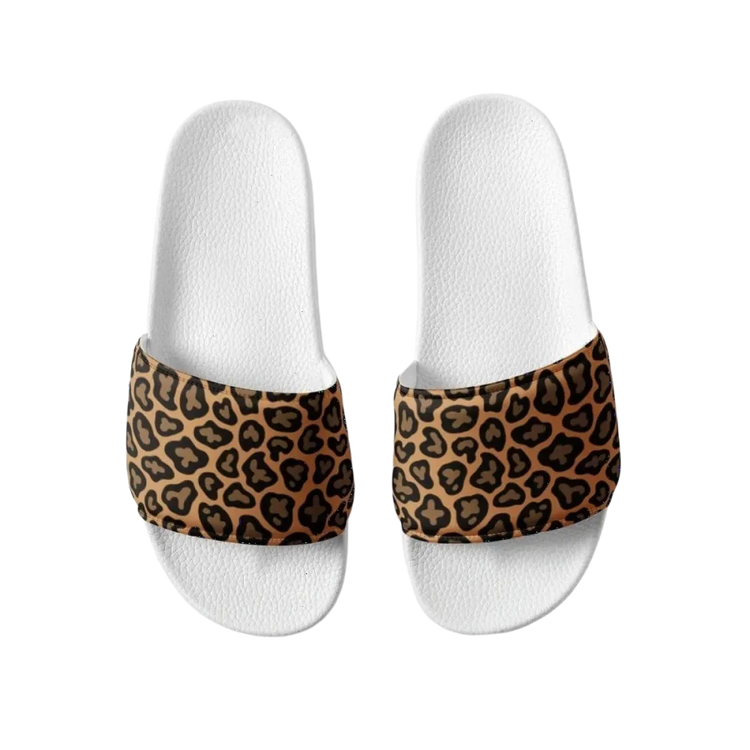 Damen Badeschlappen aus Kunstleder mit Leopardenmuster in Größe 36-44 von BUYATHOME24, bequeme Sommersandalen