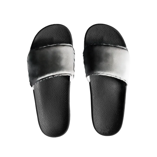 Damen Badeschlappen aus Kunstleder mit PU-Sohle in Größe 36-44, bequeme Sandalen von BUYATHOME24, auf einem weißen Hintergrund