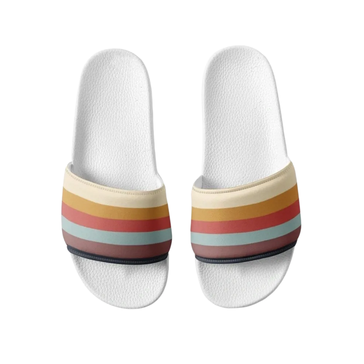 Damen Badeschuhe mit PU-Sohle und Fußbett, Größe 36-44, bequeme Badeschlappen von BUYATHOME24 auf einem weißen Hintergrund