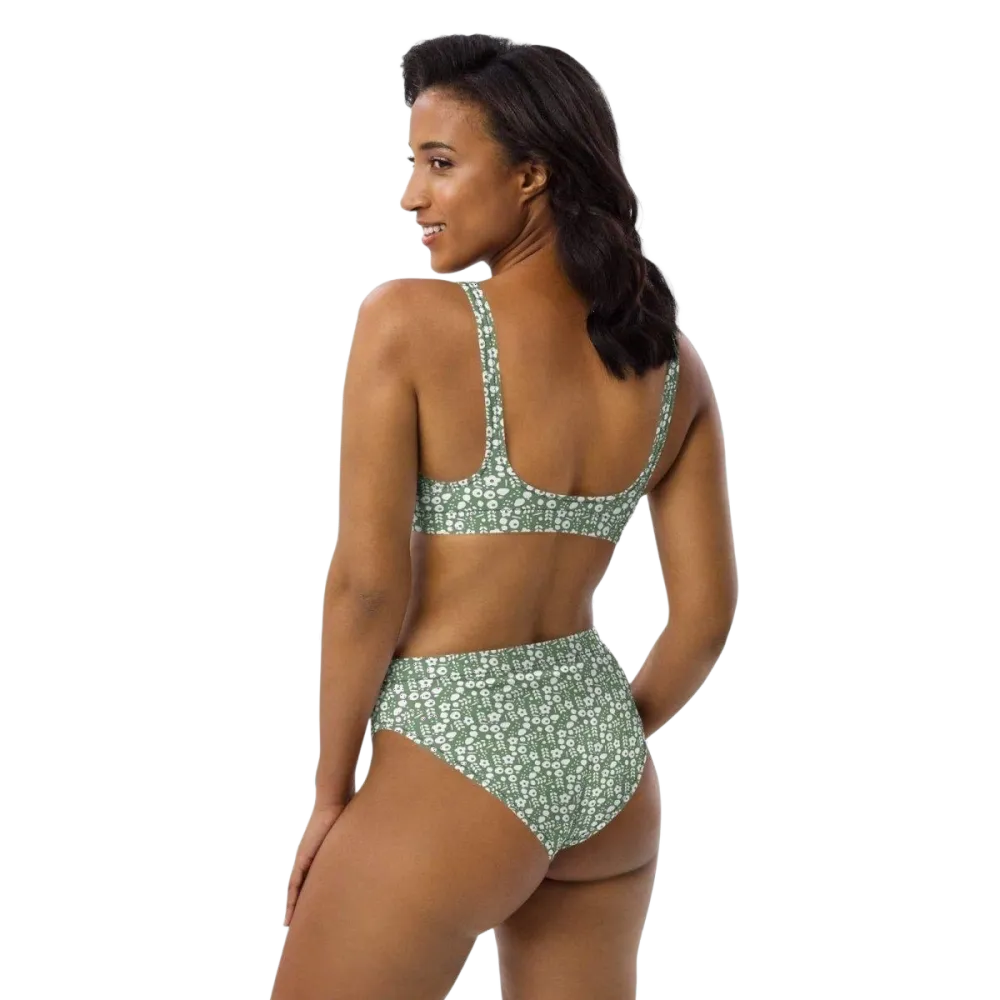 Damen Bikini mit Blumenmuster und Allover-Print in XS-3XL, schnelltrocknend, von BUYATHOME24, zeigt das Oberteil und Bikini-Hose.