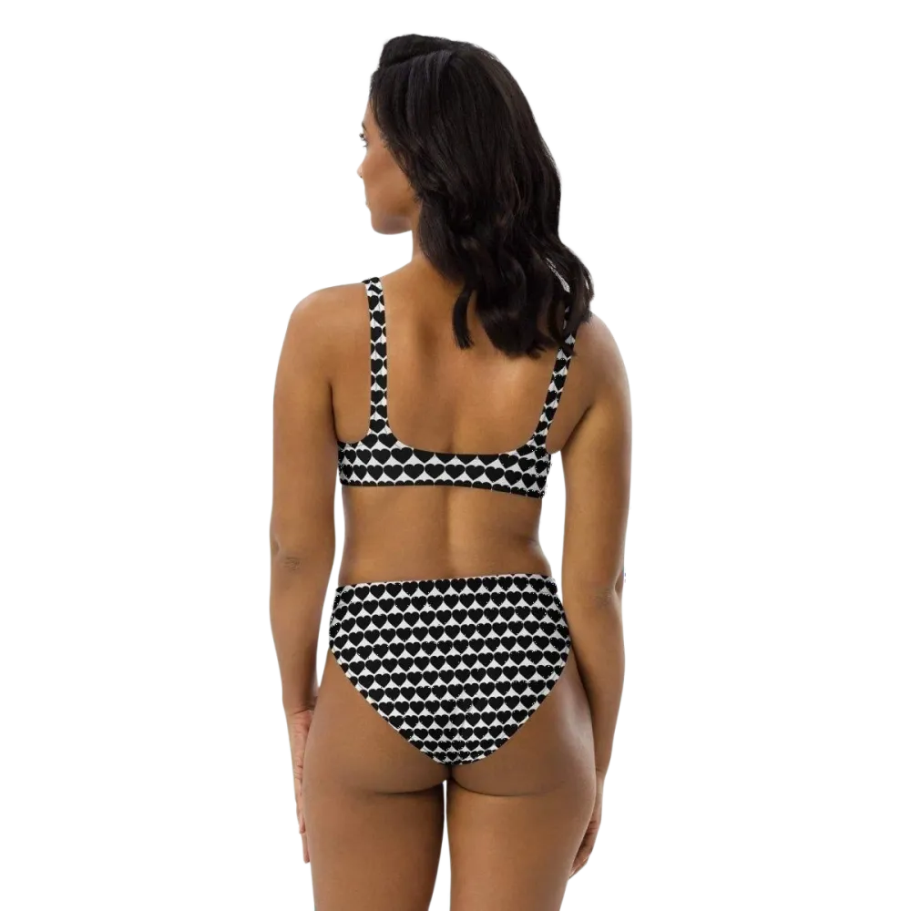 Damen Bikini von BUYATHOME24 in XS-3XL, schnelltrocknend mit Einlagen, zeigt Top-Design und passgenauen Sitz.