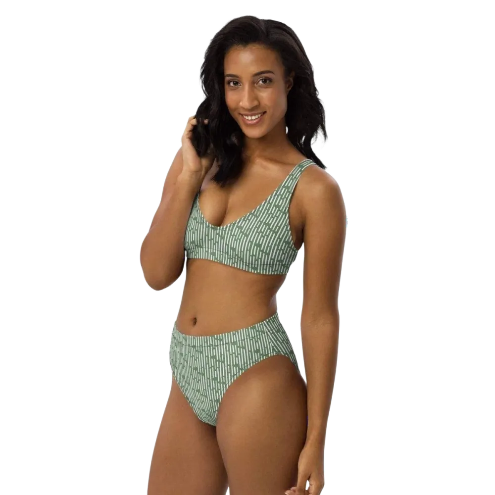 Damen Bikini von BUYATHOME24 in XS-3XL, schnelltrocknend mit Einlagen, schwarz und pink, nahes Bild des Oberteils