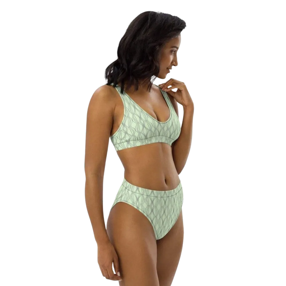 Damen Bikini von BUYATHOME24, schnelltrocknend mit Einlagen, in XS bis 3XL, farbenfrohes, bequemes Strand- und Badebekleid.