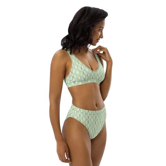 Damen Bikini von BUYATHOME24, schnelltrocknend mit Einlagen, in XS bis 3XL, farbenfrohes, bequemes Strand- und Badebekleid.