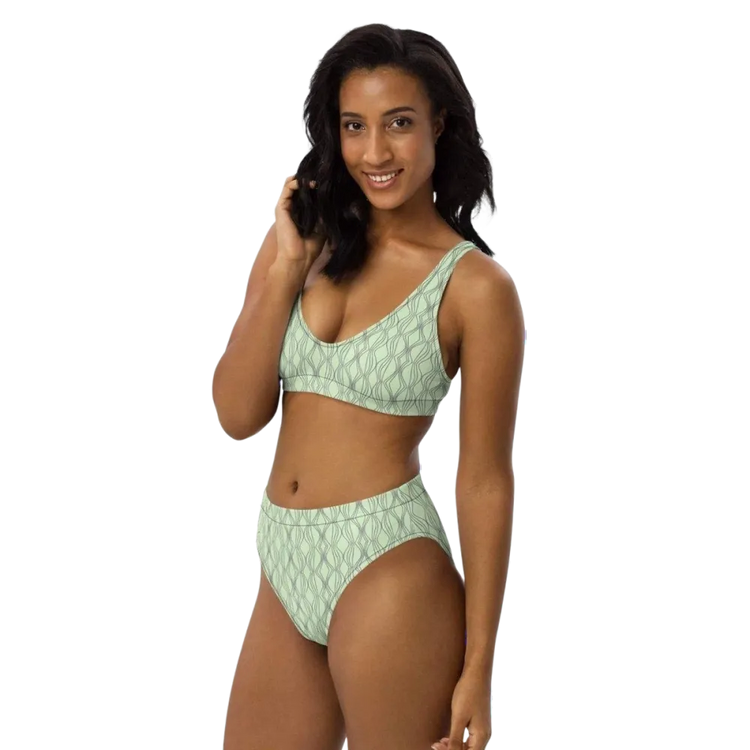 Damen Bikini von BUYATHOME24 in XS-3XL, schnelltrocknend mit Einlagen, zeigt das Oberteil und Unterteil in bunten Mustern