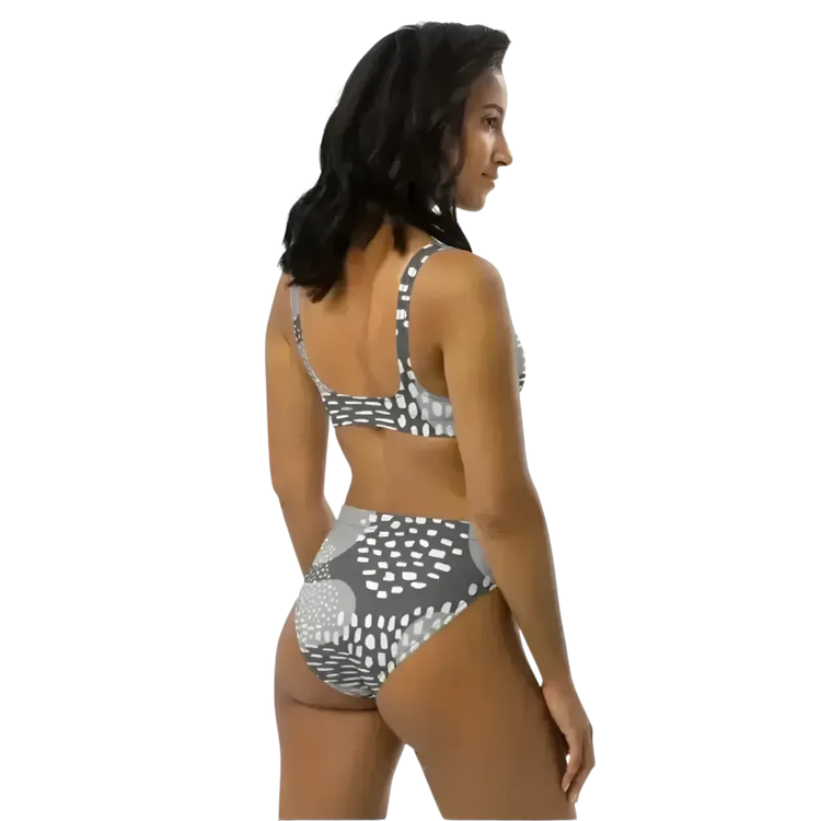 Damen Bikini von BUYATHOME24 in XS-3XL, schnelltrocknendes Polyester-Elasthan, personalisierbar, passend für verschiedene Größen.