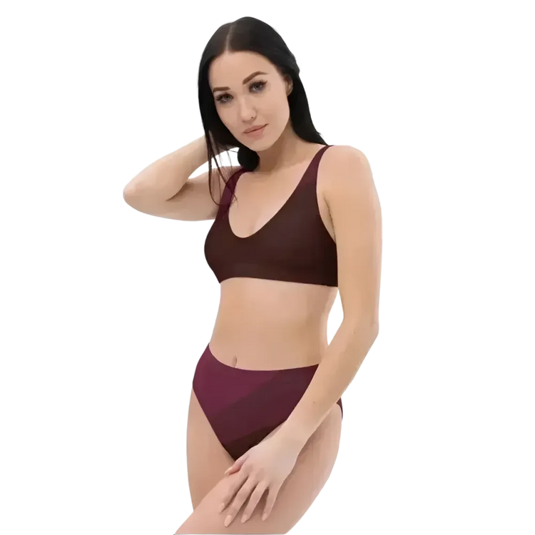 Damen Bikini von BUYATHOME24, schnelltrocknend und zweilagig, in XS bis 3XL, zeigt das Bikini-Top und -Höschen vor hellem Hintergrund