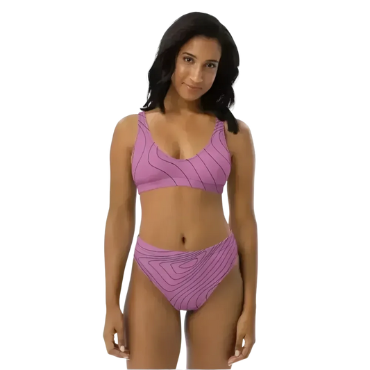 Damen Bikini-Set von BUYATHOME24, bedruckbar, schnelltrocknend, handgenäht, in XS bis 3XL, liegt flach auf einem weißen Hintergrund