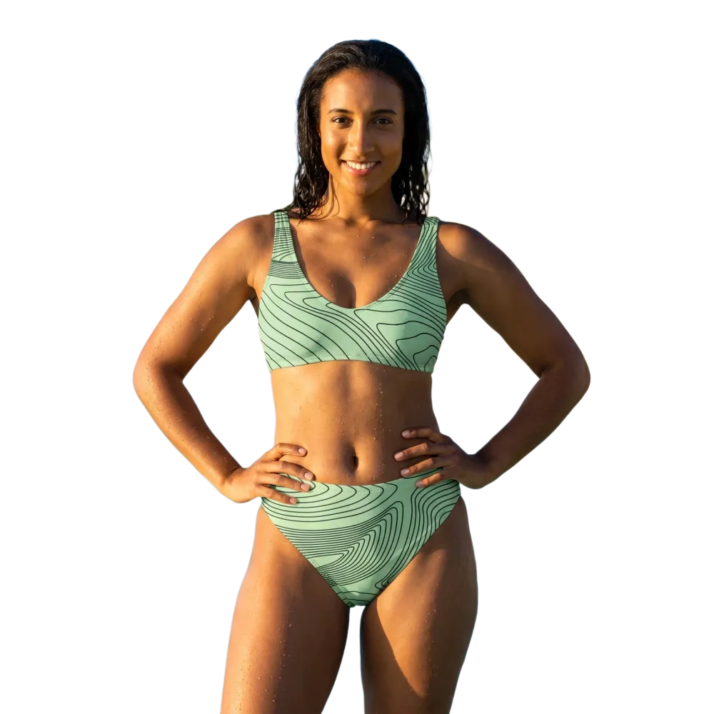 Damen Bikini Set von BUYATHOME24, schnelltrocknend, in XS bis 3XL, mit personalisierbarem Design, sichtbares Bikini-Oberteil und -Höschen
