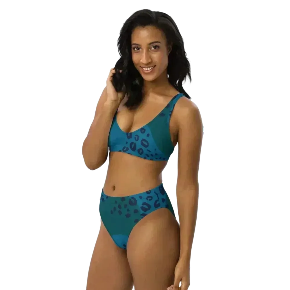 Damen Bikini-Set in XS-3XL von BUYATHOME24, schnelltrocknend, personalisierbar, mit BH und Slip in leuchtenden Farben.