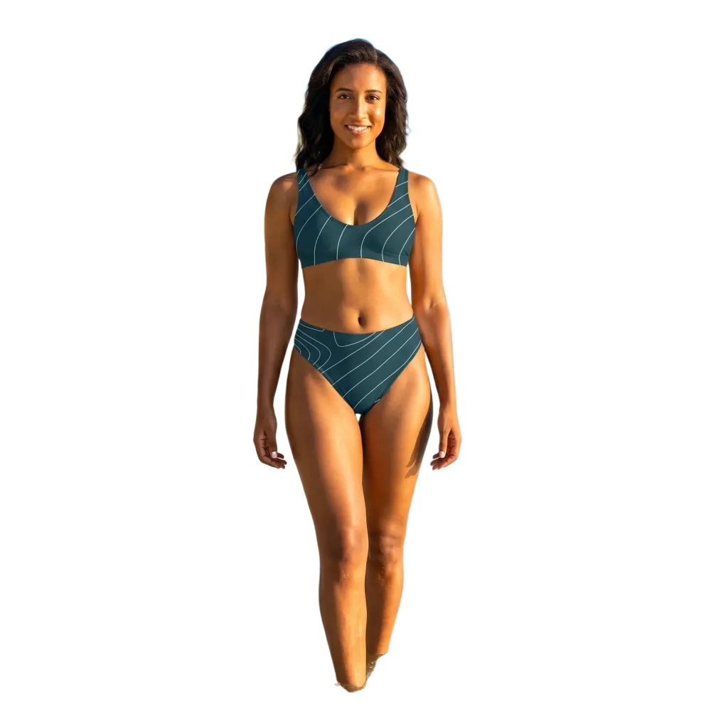 Damen Bikini Set von BUYATHOME24, schnelltrocknend, bedruckt, in XS bis 3XL, zeigt das bunt bedruckte Bikini-Top und -Hose.