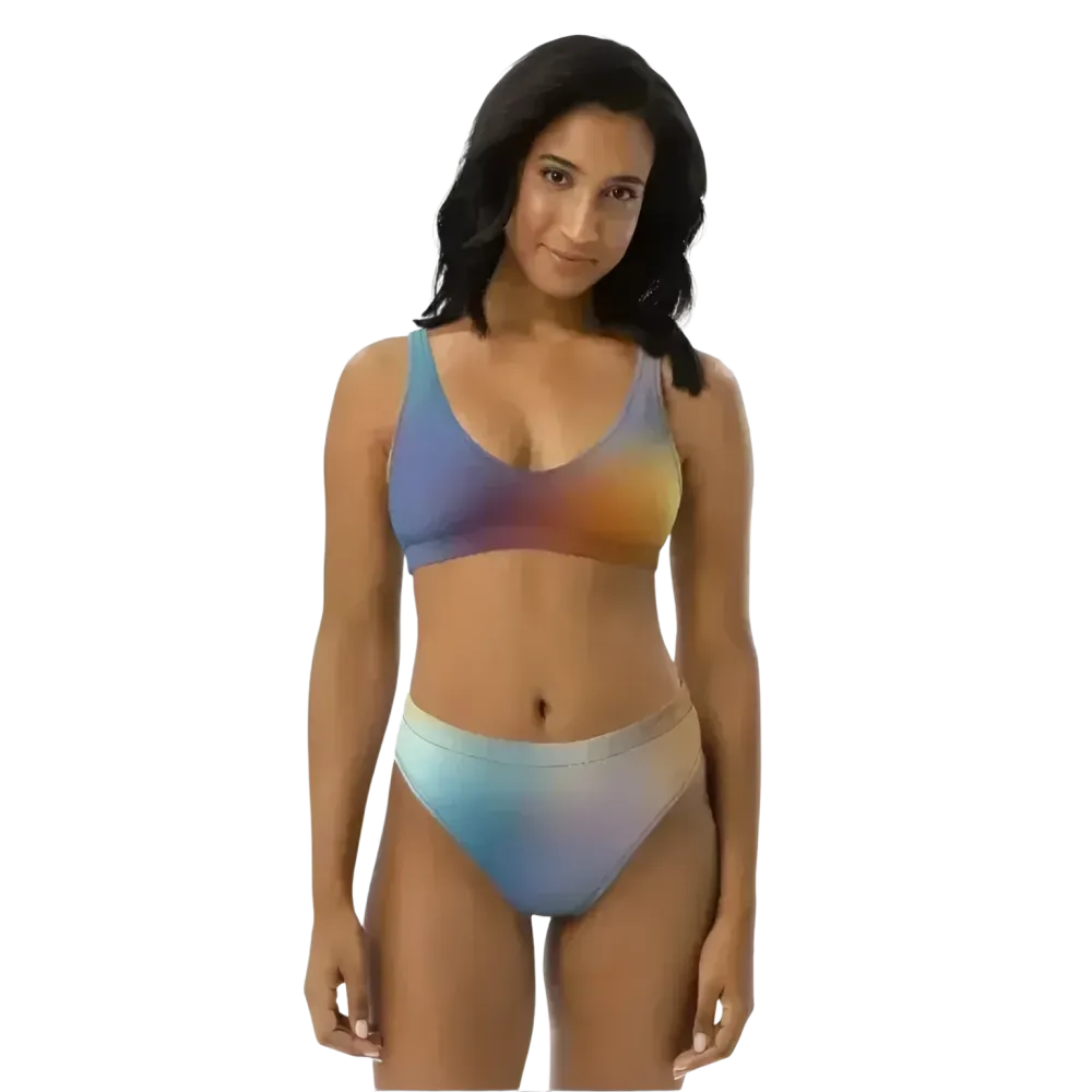 Damen Bikini Zweiteiler von BUYATHOME24, schnelltrocknend, in Größen XS-3XL, personalisierbar, liegt flach auf einem weißen Hintergrund.
