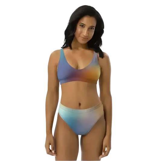 Damen Bikini Zweiteiler von BUYATHOME24, schnelltrocknend, in Größen XS-3XL, personalisierbar, liegt flach auf einem weißen Hintergrund.