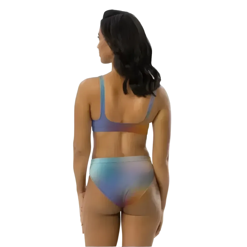 Damen Bikini Zweiteiler von BUYATHOME24, schnelltrocknend, in den Größen XS bis 3XL, personalisierbar, auf einem weißen Hintergrund.