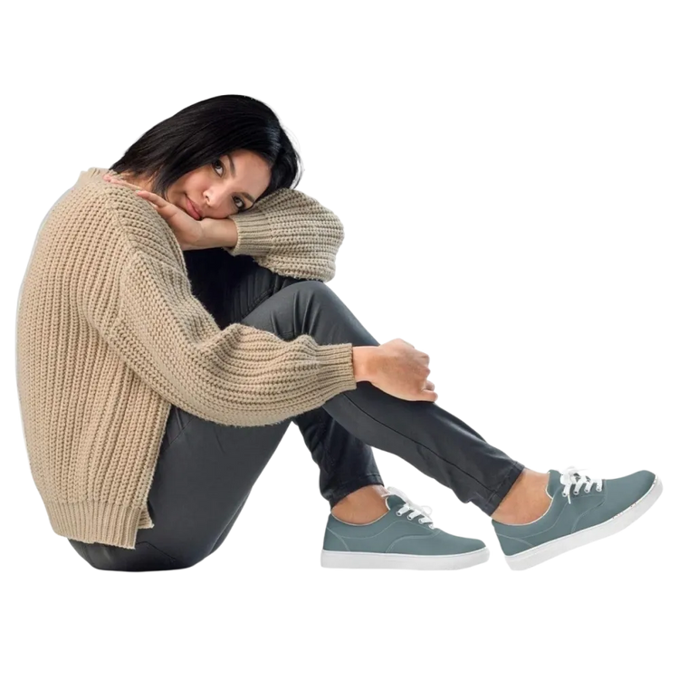 Atmungsaktive Damen Canvas Sneaker in Größe 35-44 von BUYATHOME24, bequeme Damenschuhe mit leichter Sohle.