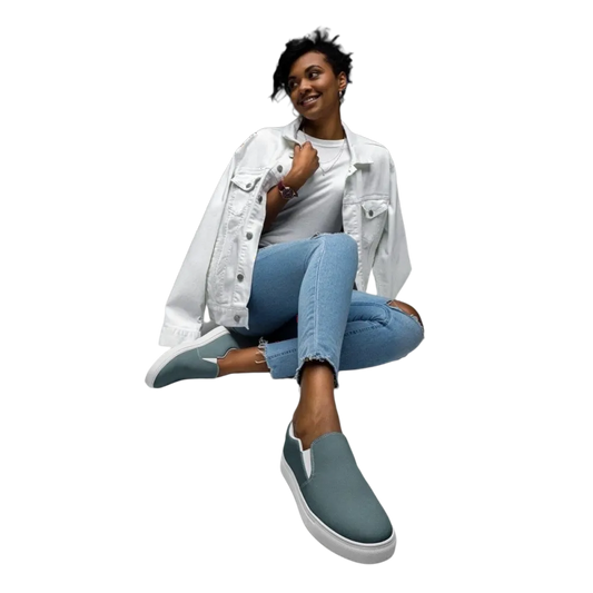 Atmungsaktive Damen Canvas Slipper in Größe 35-44 von BUYATHOME24, bequeme Slip-On Schuhe für Damen.