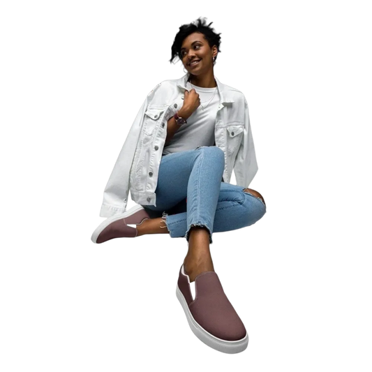 Atmungsaktive Damen Canvas Slipper in Größe 35-44 von BUYATHOME24, bequeme Slip-On Schuhe für den Alltag.