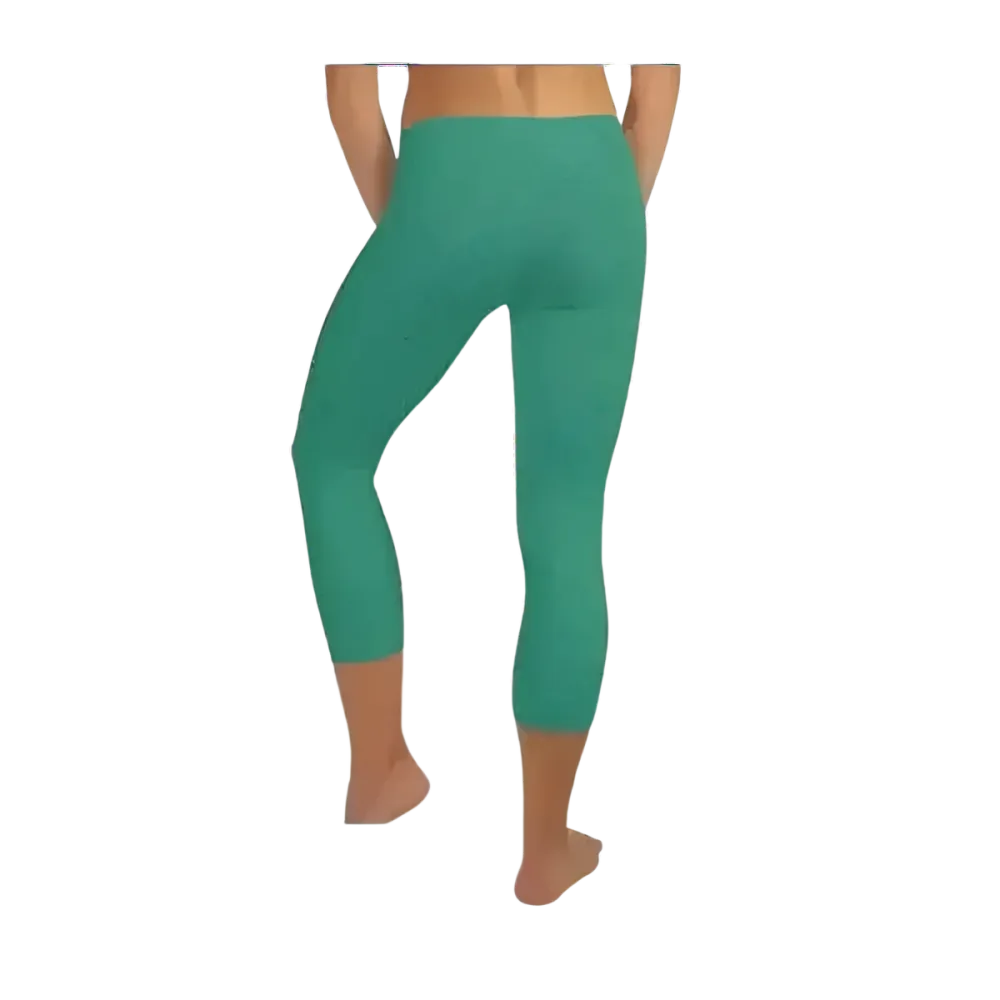 Damen Capri-Leggings aus Mikrofaser in XS-XL von BUYATHOME24, perfekt für Yoga, mit individuell personalisierbarem Design.