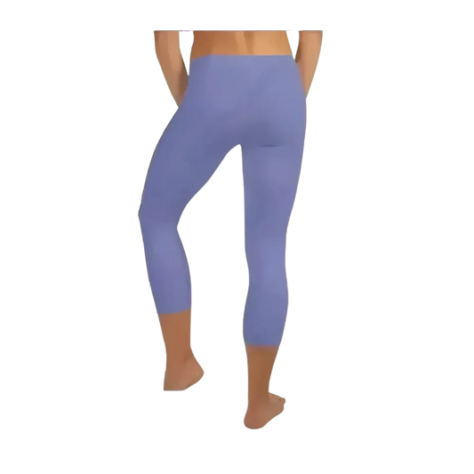 Damen Capri-Leggings von BUYATHOME24, Sportleggings mit UV-Schutz, in XS bis XL, ideal für Yoga und Sport, auf weißem Hintergrund