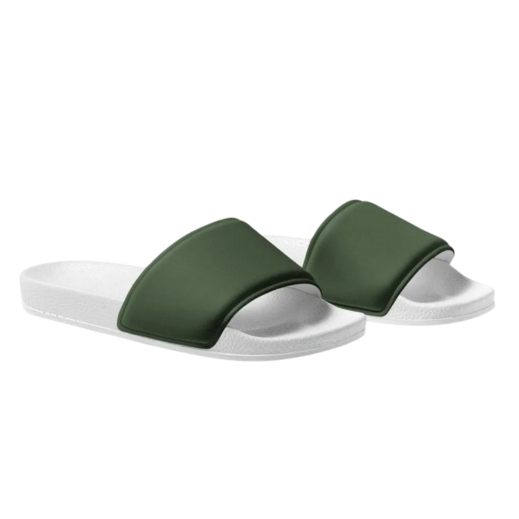 Damen- und Mädchen-Badeschlappen aus Kunstleder in Größe 36-44, braune Sandalen von BUYATHOME24, seitliche Ansicht