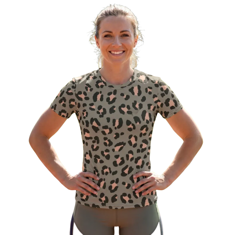 Damen Sportshirt kurzarm, stretchiger Stoff mit Druck, in XS bis 2XL, bequemes Sport- und Freizeitshirt von BUYATHOME24