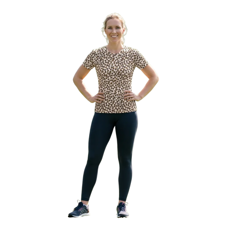 Damen Sportshirt aus Stretch-Stoff mit Leopardenmuster, in XS bis 2XL, bequem und sportlich von BUYATHOME24
