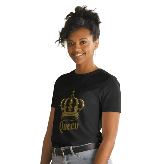 Damen Queen Shirt von BUYATHOME24, kurzärmliges Baumwoll-Grafik-T-Shirt in S-3XL, mit buntem Druck.