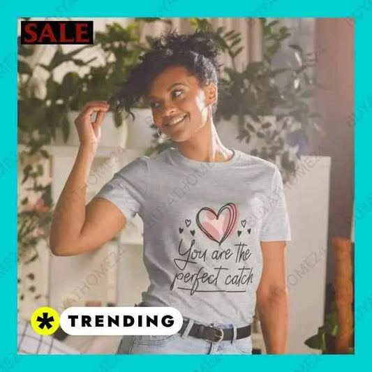 Rundhalsshirt Kurzarm Grafik Damen T-Shirt S-3XL – Stil trifft Komfort von BUYATHOME24® BUYATHOME24®