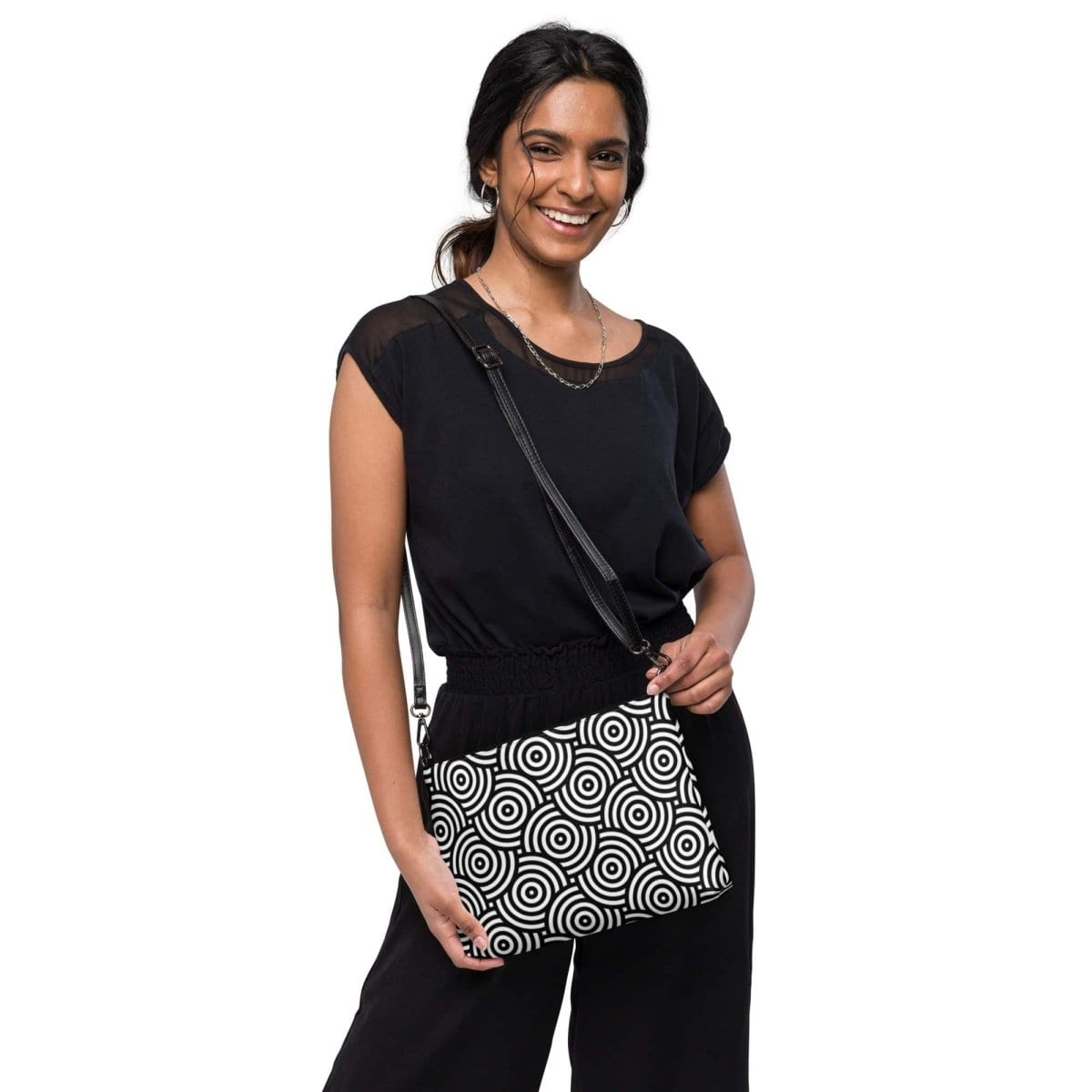 Damen Umhängetasche aus Kunstleder, 27x20 cm, mit Schulterriemen in Weiß, von BUYATHOME24, elegante Tasche für Damen