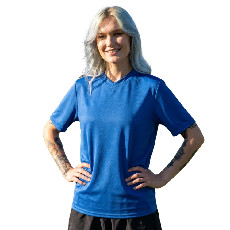Unisex Fußball T-Shirt mit V-Ausschnitt, schnelltrocknend, bedruckt, in 2XS-6XL, von BUYATHOME24, auf weißem Hintergrund.
