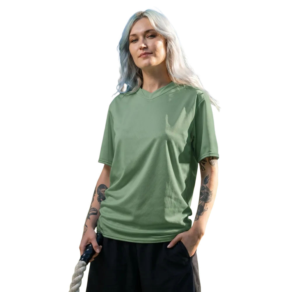 Unisex Fußball T-Shirt von BUYATHOME24 mit V-Ausschnitt, schnelltrocknend, in den Größen 2XS bis 6XL, auf einem weißen Hintergrund.
