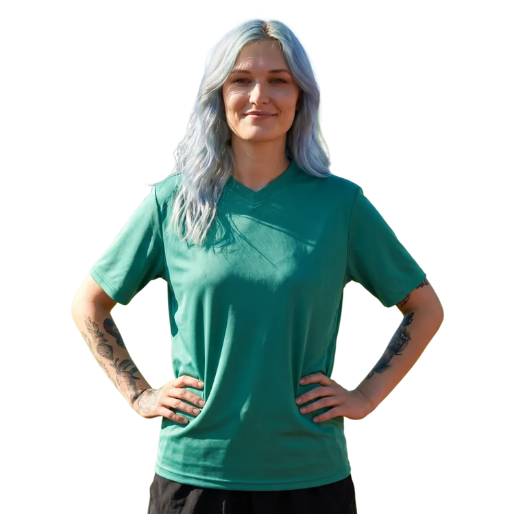 Unisex Fußball T-Shirt von BUYATHOME24 mit V-Ausschnitt, schnelltrocknend, in 2XS-6XL, sportliches Design, bequem und atmungsaktiv.