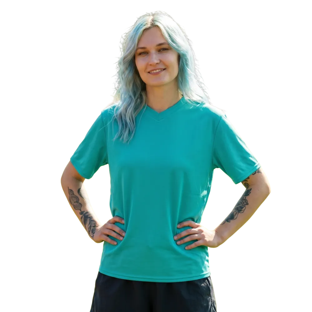 Unisex Fußball T-Shirt von BUYATHOME24 mit V-Ausschnitt, schnelltrocknend, in den Größen 2XS bis 6XL, sportlich und bequem.
