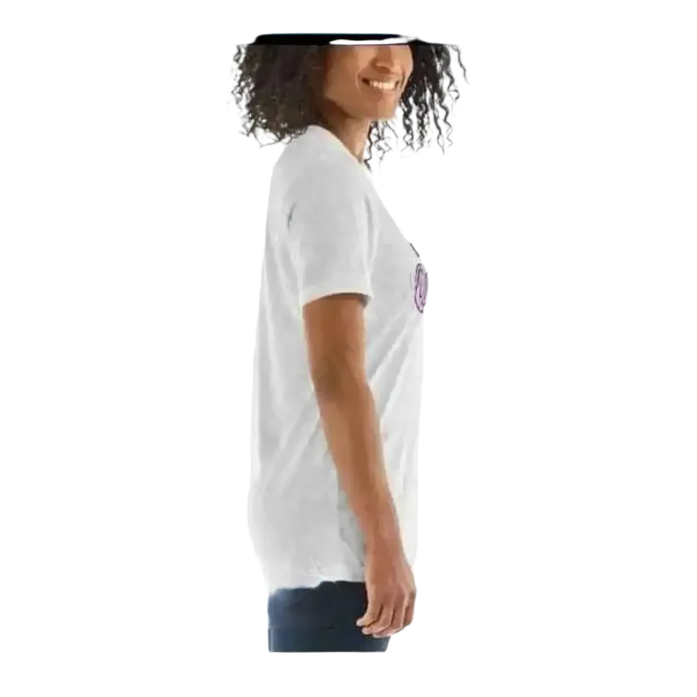 Grafik Damen T-Shirt von BUYATHOME24, kurzärmelig, in verschiedenen Größen, mit Geburtstagsmotiv auf hellem Hintergrund.