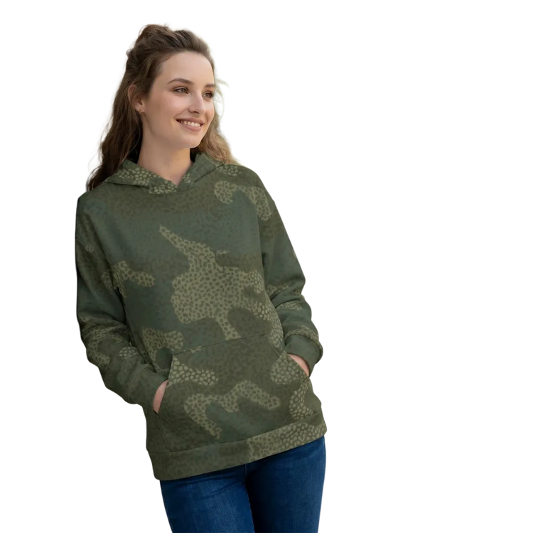 Grüner Camouflage Hoodie für Damen und Herren mit Allover-Print, bequemer Kapuzenpullover in XS bis 3XL von BUYATHOME24